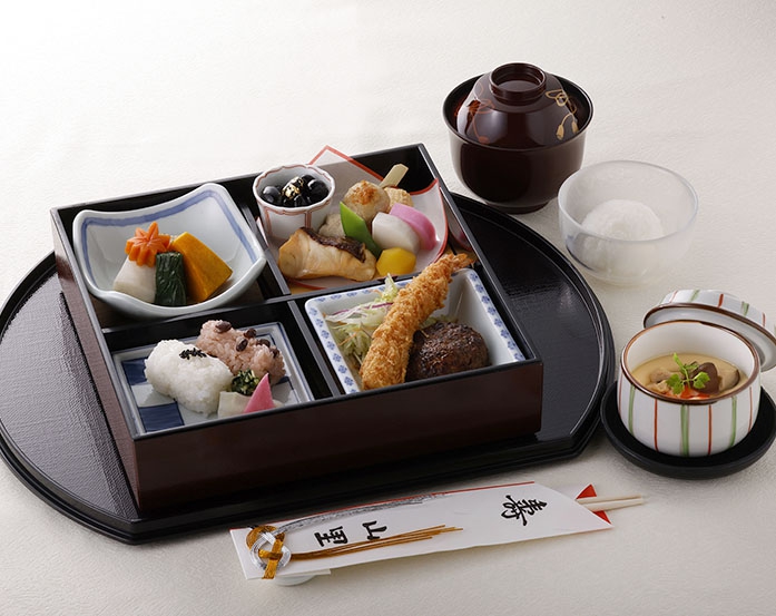 お子様のお祝い お食事プラン レストラン バー 公式 ホテルオークラ福岡 博多座隣り 中洲まで徒歩2分