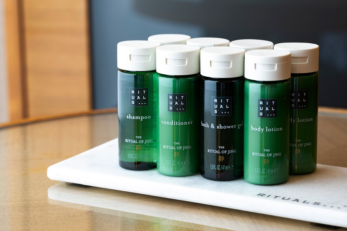 コーナーデラックスダブル｜客室一覧｜ご宿泊｜【公式】ホテルオークラ