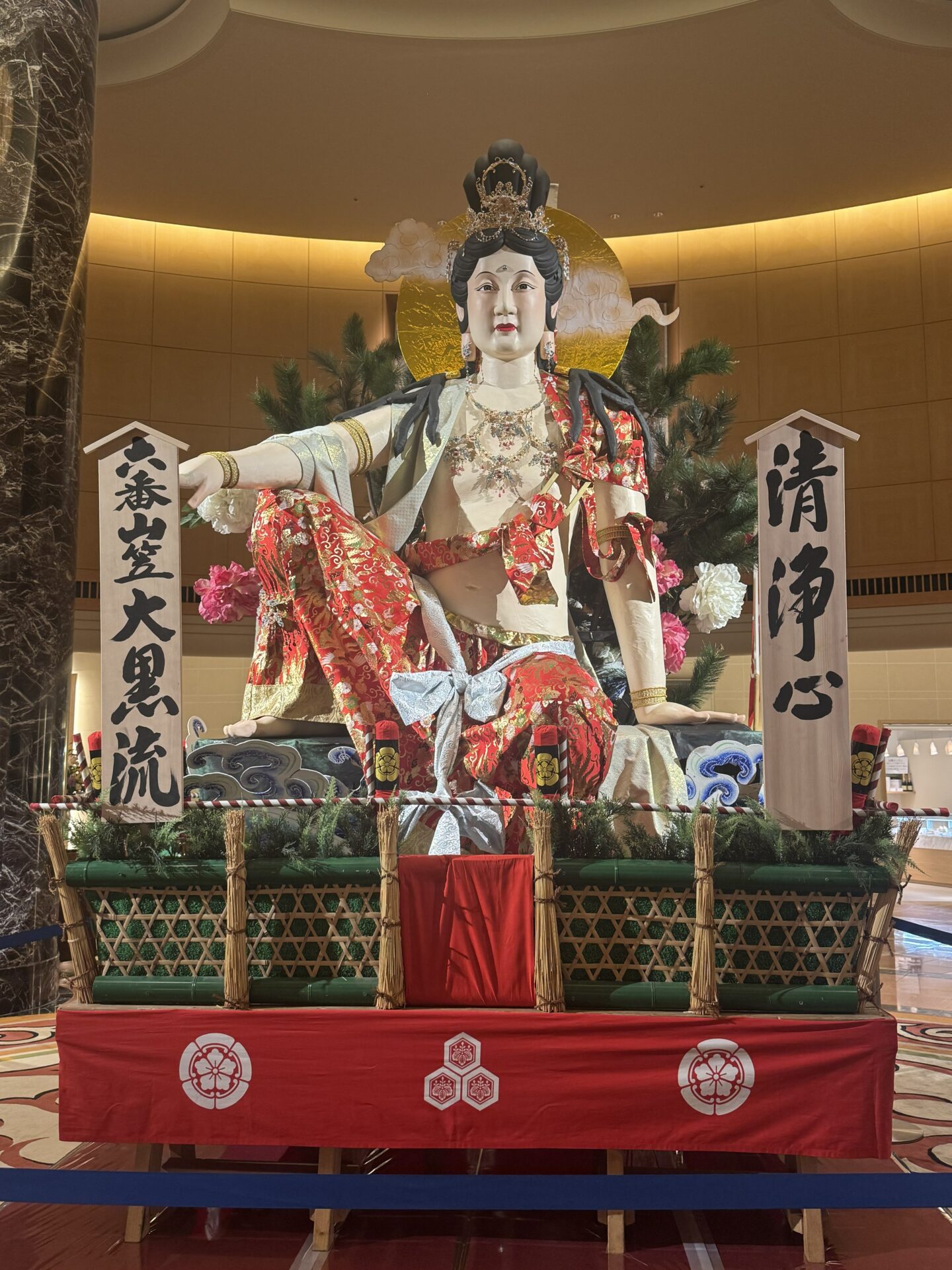 福岡のホテル、ホテルオークラ福岡 博多祇園山笠 大黒流の舁き山をロビーに展示のイメージ02